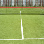 Les avantages esthétiques et pratiques du gazon synthétique pour la construction d’un court de tennis à Limonest
