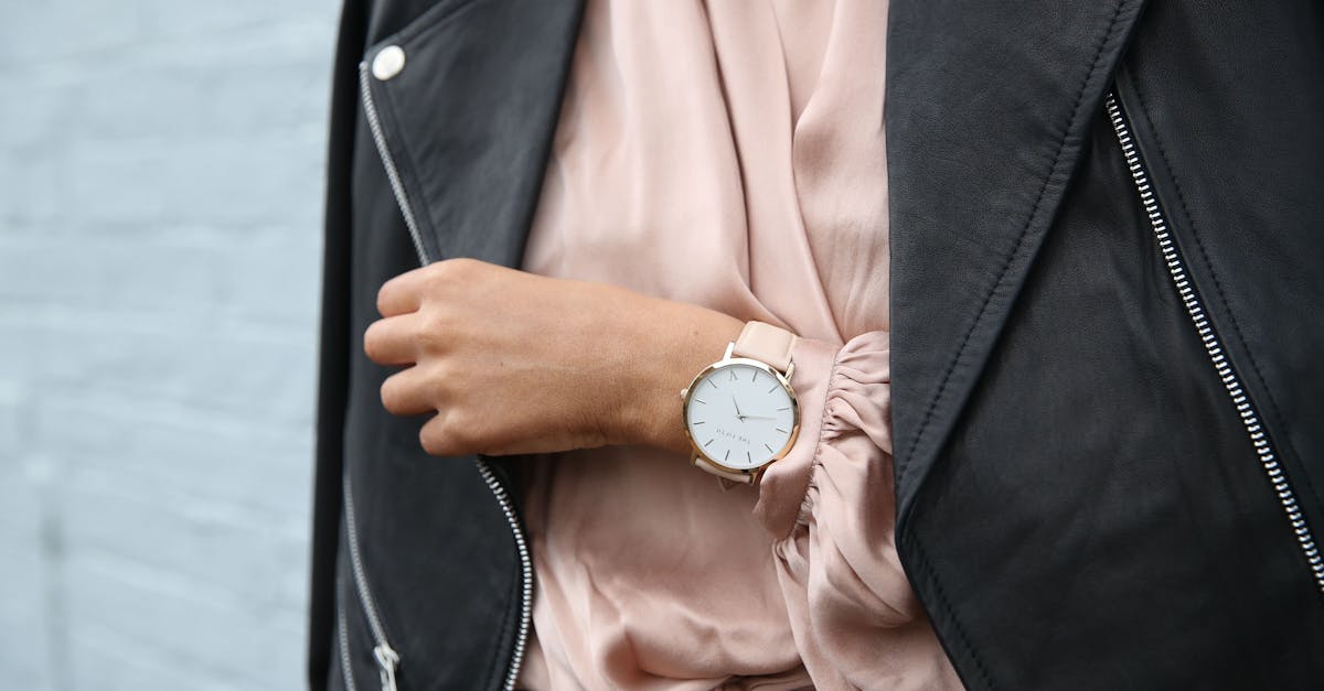 découvrez les dernières tendances mode qui façonnent l'industrie du vêtement. restez à jour avec les styles, couleurs et accessoires incontournables pour affirmer votre style et vous démarquer cette saison.