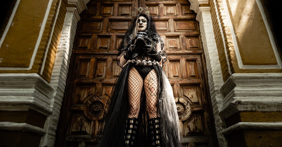 découvrez l'univers fascinant des fétichismes : explorez les différentes pratiques, les enjeux psychologiques et les perspectives culturelles qui entourent cette expression de la sexualité. ouvrez votre esprit à la diversité des désirs et apprenez à mieux comprendre ce phénomène riche et complexe.