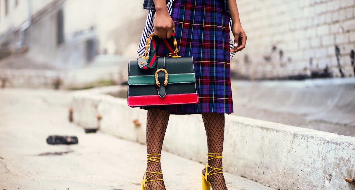 découvrez l'univers fascinant du fishnet : un tissu élégant et audacieux, idéal pour ajouter une touche de sophistication à vos tenues. explorez nos conseils de mode et inspirations pour mettre en valeur cet incontournable de votre garde-robe.