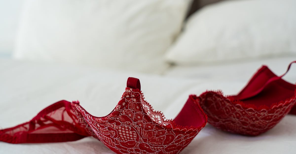 découvrez notre collection de lingerie élégante et confortable, conçue pour mettre en valeur votre silhouette. offrant une variété de styles et de tailles, notre lingerie allie sophistication et sensualité pour chaque occasion.