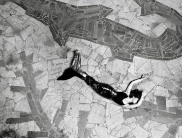 découvrez notre déguisement de sirène, parfait pour les fêtes, carnavals et événements spéciaux. offrez-vous un look féérique avec des couleurs éclatantes et des détails scintillants qui captiveront tous les regards.