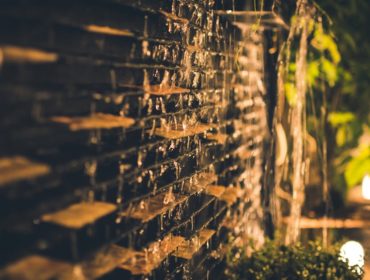 découvrez notre sélection de lampes nocturnes, idéales pour créer une ambiance apaisante dans votre chambre ou pour éclairer les couloirs la nuit. des designs modernes aux modèles classiques, trouvez la lumière parfaite pour vos nuits paisibles.