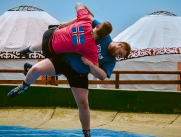 découvrez l'univers des 'throws', ces gestes dynamiques qui ajoutent puissance et précision à vos performances sportives. apprenez les techniques, les meilleures pratiques et les conseils d'experts pour maîtriser l'art du lancer dans divers sports.