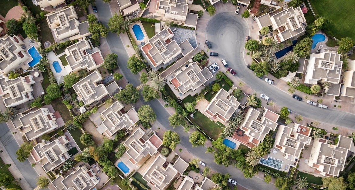 découvrez tout ce qu'il faut savoir sur l'immobilier : conseils pour acheter, vendre ou louer un bien, tendances du marché et guides pratiques pour réussir vos projets immobiliers.