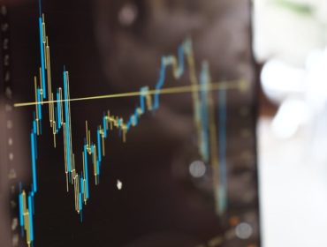découvrez nos cours de trading en ligne pour débutants et investisseurs confirmés. apprenez les bases, les stratégies avancées et améliorez vos compétences sur les marchés financiers dès aujourd'hui.